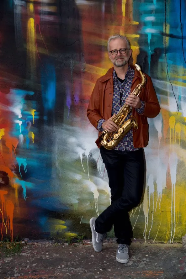 ulli-juenemann-saxophonist-online kurse saxophon graffitiy